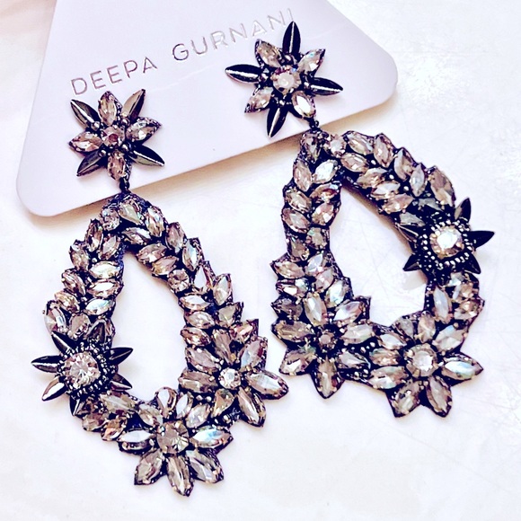 🌺🎉HP🎉🌺 NWT Deepa Gurnani Beaded Crystal Chandeliers - Picture 13 of 16